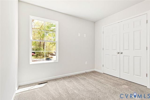 93 Albertson Ct, Ruther Glen, VA 22546