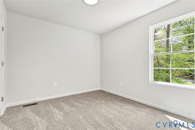 93 Albertson Ct, Ruther Glen, VA 22546