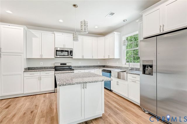 93 Albertson Ct, Ruther Glen, VA 22546