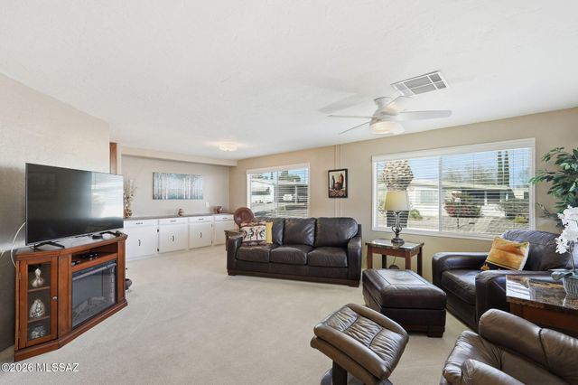 267 W Tuna Drive, Green Valley, AZ 85614