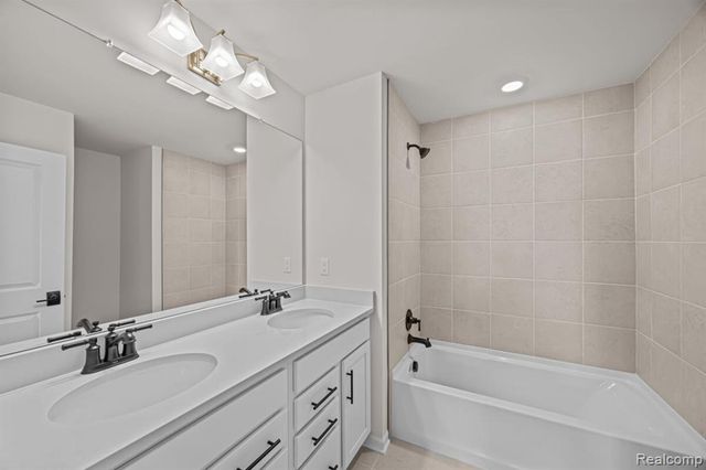 61904 Hevel Lane, Washington, MI 48094