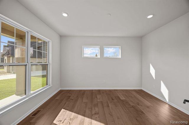 61904 Hevel Lane, Washington, MI 48094