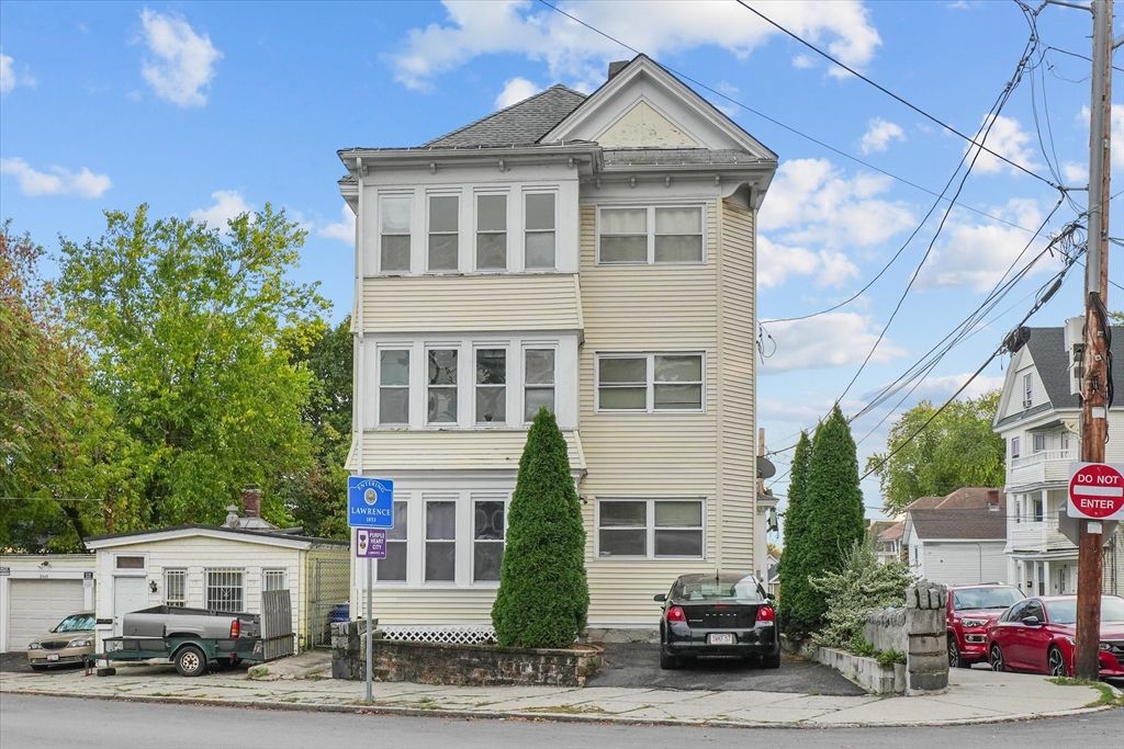 364 Lawrence St, Lawrence, MA 01841