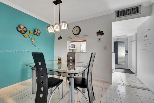 5003 NW 35th Street 408, Lauderdale Lakes, FL 33319