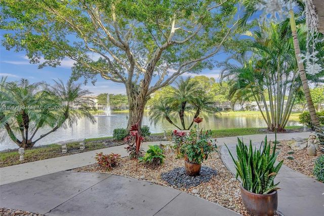 5003 NW 35th Street 408, Lauderdale Lakes, FL 33319