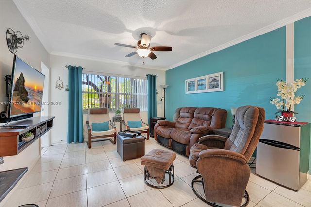 5003 NW 35th Street 408, Lauderdale Lakes, FL 33319