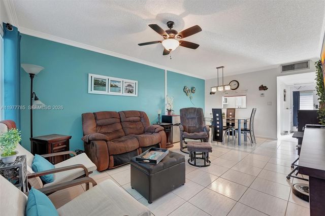 5003 NW 35th Street 408, Lauderdale Lakes, FL 33319