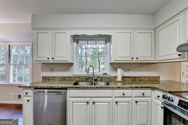 478 Dorsey Circle SW, Lilburn, GA 30047