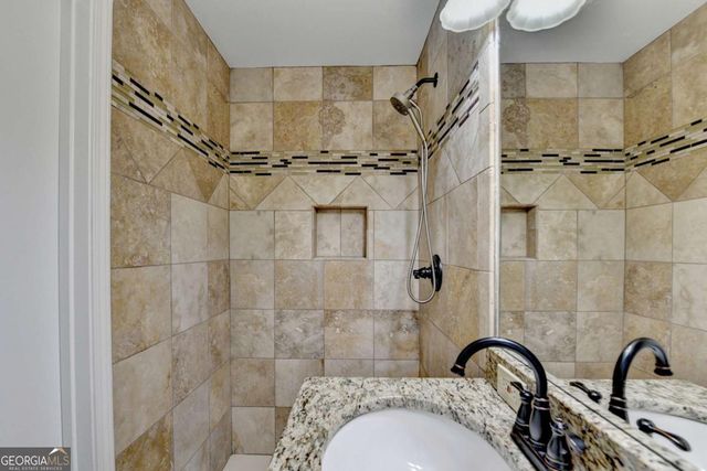 478 Dorsey Circle SW, Lilburn, GA 30047