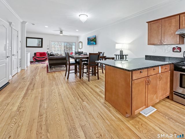 296 Hamilton Avenue 30, Norwich, CT 06360