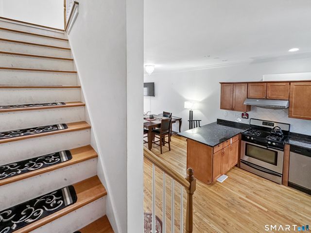 296 Hamilton Avenue 30, Norwich, CT 06360