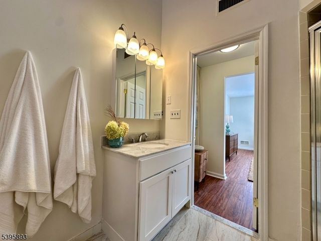 44 Canterbury Ln, New Milford Boro, NJ 07646