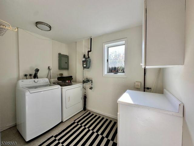 44 Canterbury Ln, New Milford Boro, NJ 07646