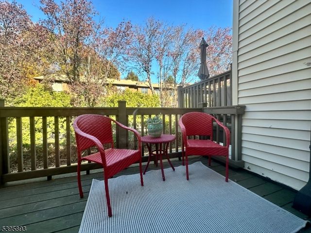 44 Canterbury Ln, New Milford Boro, NJ 07646