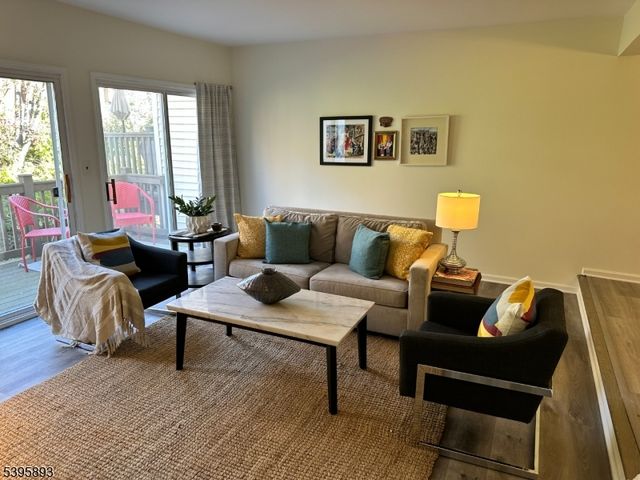 44 Canterbury Ln, New Milford Boro, NJ 07646