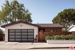 1929 Phillips Way, Los Angeles, CA 90042