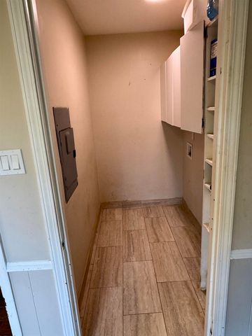 2460 CARDIGAN DR, Memphis, TN 38119