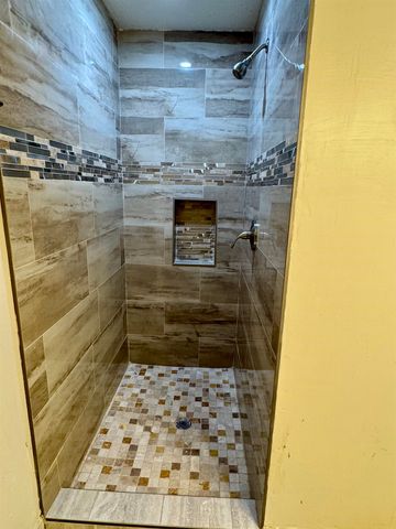 2460 CARDIGAN DR, Memphis, TN 38119