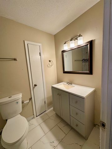 2460 CARDIGAN DR, Memphis, TN 38119