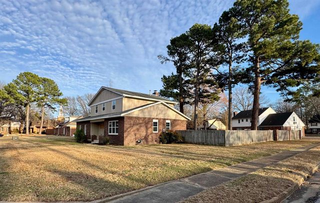 2460 CARDIGAN DR, Memphis, TN 38119