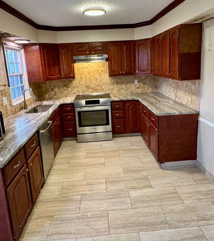 2460 CARDIGAN DR, Memphis, TN 38119