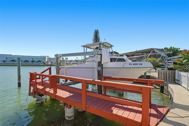 15302 HARBOR DRIVE, Madeira Beach, FL 33708