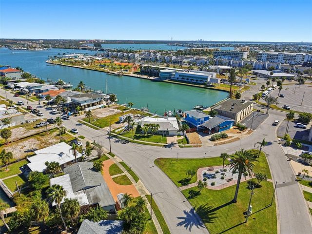 15302 HARBOR DRIVE, Madeira Beach, FL 33708