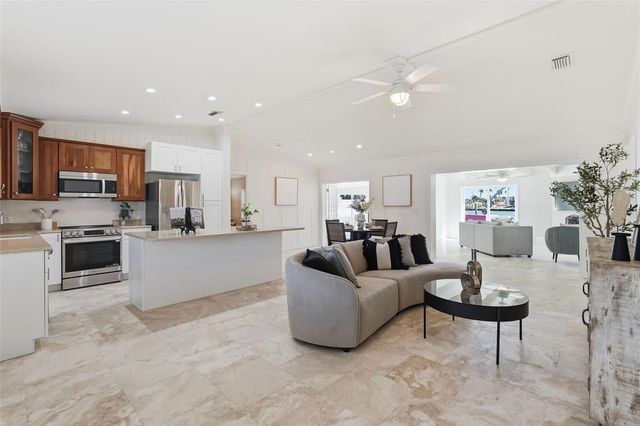 15302 HARBOR DRIVE, Madeira Beach, FL 33708