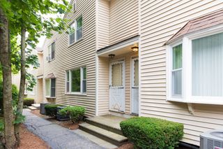 126 Willard St J, Lowell, MA 01850