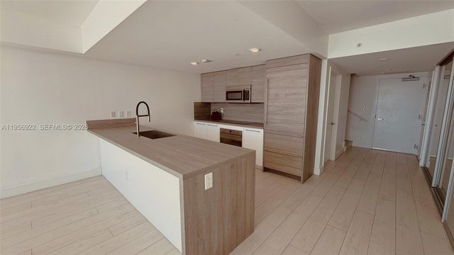 400 Sunny Isles Blvd 1906, Sunny Isles Beach, FL 33160