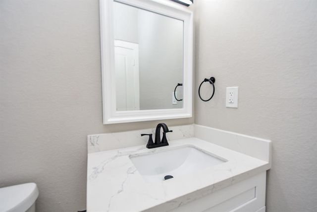 16974 W Lynbrook, Montgomery, TX 77316