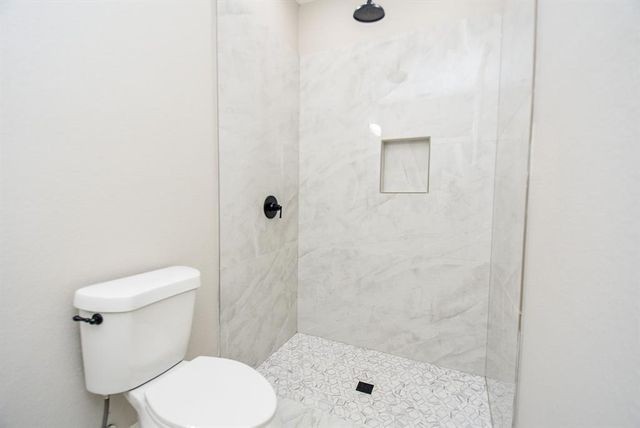 16974 W Lynbrook, Montgomery, TX 77316