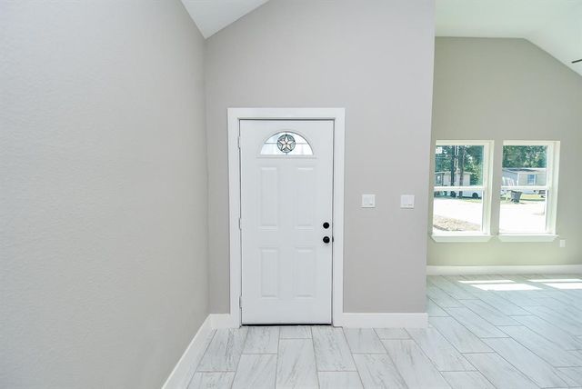 16974 W Lynbrook, Montgomery, TX 77316