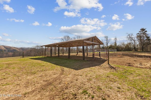 786 Swan Pond Circle Rd, Harriman, TN 37748