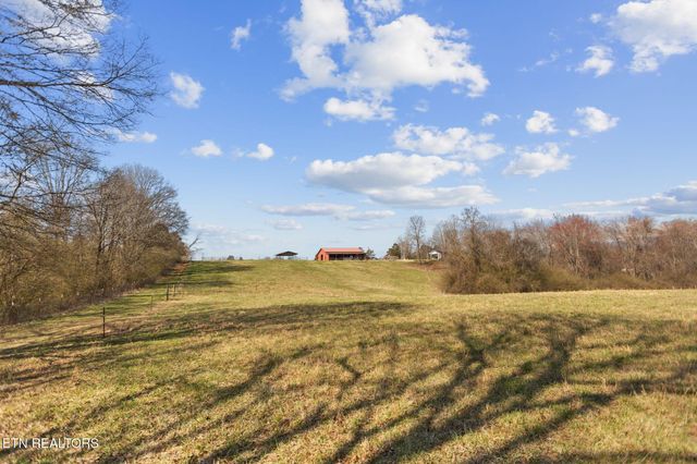 786 Swan Pond Circle Rd, Harriman, TN 37748