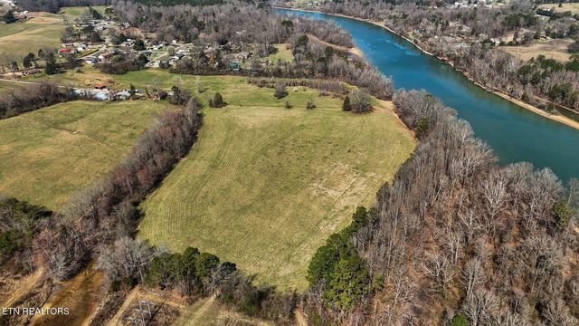 786 Swan Pond Circle Rd, Harriman, TN 37748