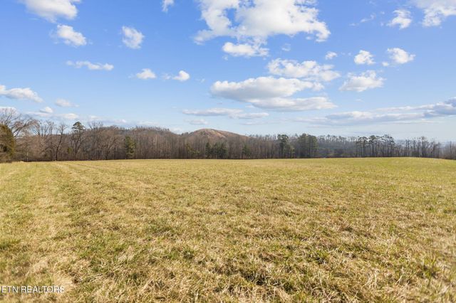 786 Swan Pond Circle Rd, Harriman, TN 37748