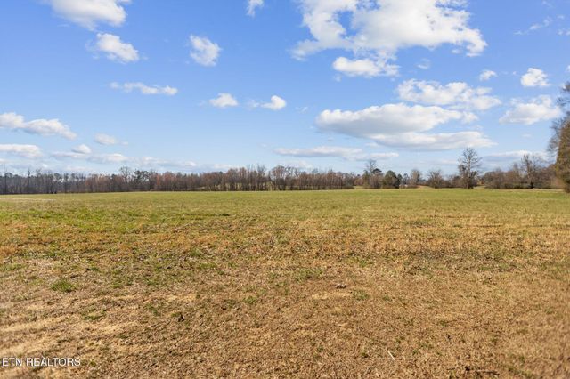 786 Swan Pond Circle Rd, Harriman, TN 37748