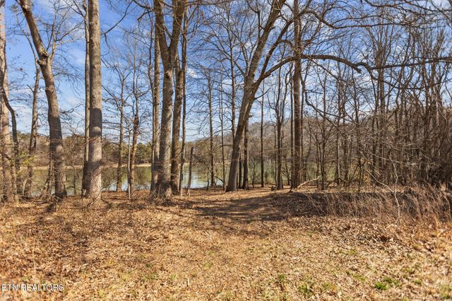 786 Swan Pond Circle Rd, Harriman, TN 37748