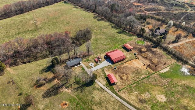 786 Swan Pond Circle Rd, Harriman, TN 37748