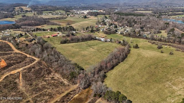 786 Swan Pond Circle Rd, Harriman, TN 37748
