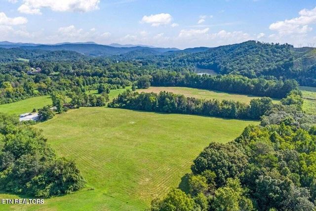 786 Swan Pond Circle Rd, Harriman, TN 37748