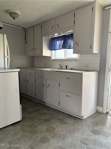 237 Race Avenue, Byesville, OH 43723