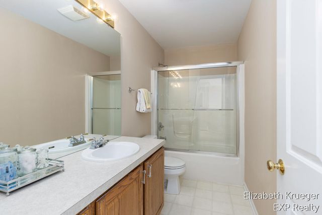 4501 Hickory Grove Court Ne, Grand Rapids Twp, MI 49301