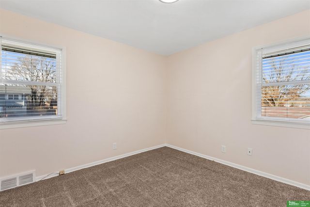 4905 N 59TH Street, Omaha, NE 68104