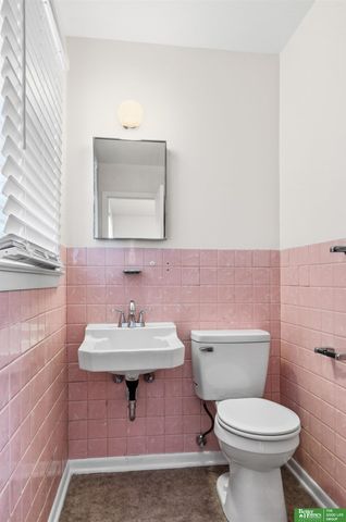 4905 N 59TH Street, Omaha, NE 68104