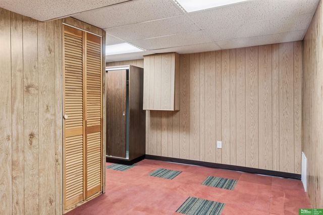 4905 N 59TH Street, Omaha, NE 68104