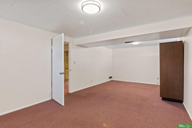 4905 N 59TH Street, Omaha, NE 68104