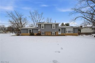 8060 Garnet Avenue NE, Canton, OH 44721