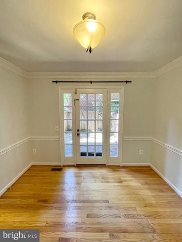 1208 W ABINGDON DR, Alexandria, VA 22314